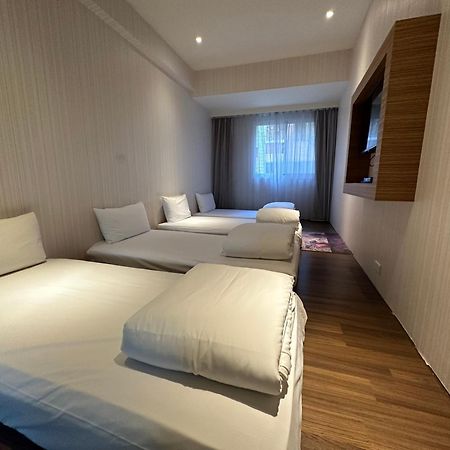 Young Soarlan Hotel - Tainan Eksteriør billede